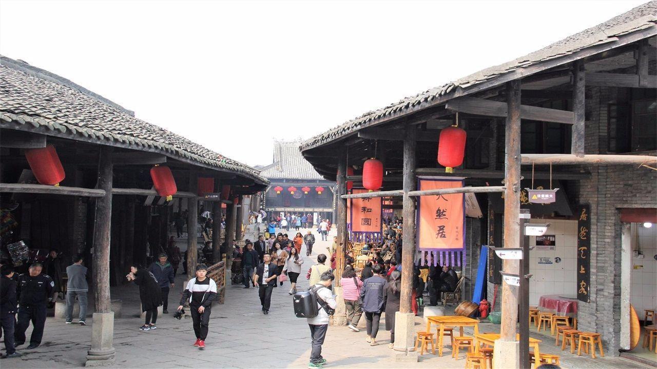 逃出华丽的房子
